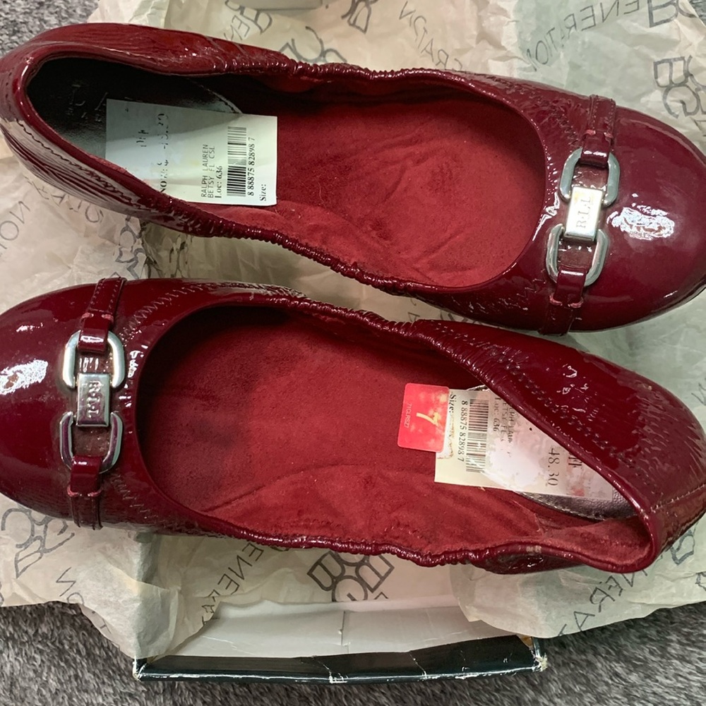 Women’s Ralph Lauren Berry Crinkle Patent Leather Flats Size 7